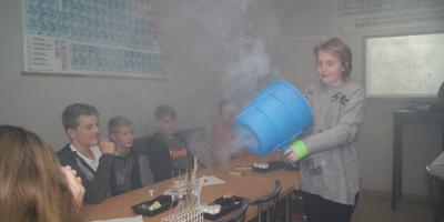 Dzień pełen chemicznych doświadczeń