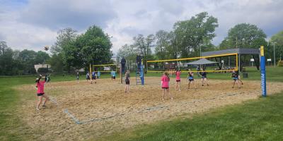 Dziewczęta i chłopcy Mistrzami Kalisza w Plażowej Piłce Siatkowej w ramach Igrzysk Dzieci.