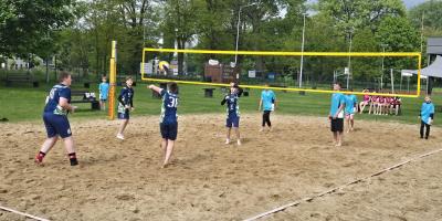 Dziewczęta i chłopcy Mistrzami Kalisza w Plażowej Piłce Siatkowej w ramach Igrzysk Dzieci.