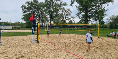 FINAŁ MIASTA KALISZA W PLAŻOWEJ PIŁCE SIATKOWEJ DZIEWCZĄT I CHŁOPCÓW W RAMACH IMS