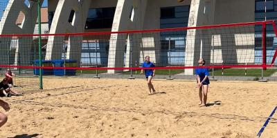 FINAŁ REJONU W PLAŻOWEJ PIŁCE SIATKOWEJ DZIEWCZĄT