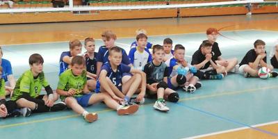 FINAŁ WOJEWÓDZKI W MINISIATKÓWCE CHŁOPCÓW "3" KINDER JOY OF MOVING