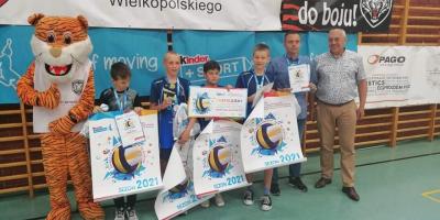 FINAŁ WOJEWÓDZKI W MINISIATKÓWCE CHŁOPCÓW "3" KINDER JOY OF MOVING