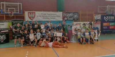 FINAŁ WOJEWÓDZKI W MINISIATKÓWCE CHŁOPCÓW "3" KINDER JOY OF MOVING