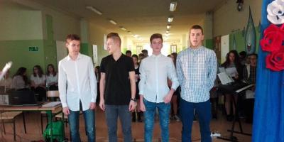 "Jeszcze Polska nie zginęła,kiedy my żyjemy"