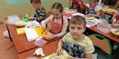 Lekcja zdrowego odżywiania w klasie 1b