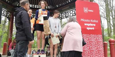 MISTRZOSTWA KALISZA W DRUŻYNOWYCH BIEGACH PRZEŁAJOWYCH DZIEWCZĄT I CHŁOPCÓW W RAMACH IMS