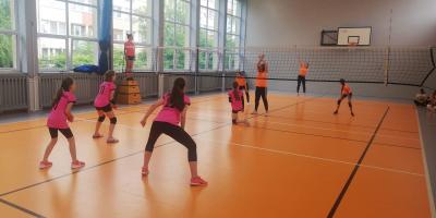 MISTRZOSTWA KALISZA W PIŁCE SIATKOWEJ DZIEWCZĄT W KATEGORII "4"