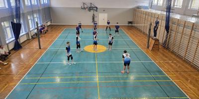 Mistrzowie Kalisza w piłce siatkowej chłopców w ramach Igrzysk Młodziezy Szkolnej.