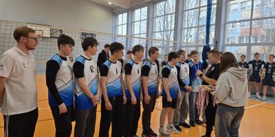 Mistrzowie Kalisza w piłce siatkowej chłopców w ramach Igrzysk Młodziezy Szkolnej.