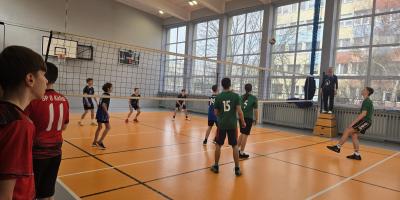 Mistrzowie Kalisza w piłce siatkowej chłopców w ramach Igrzysk Młodziezy Szkolnej.