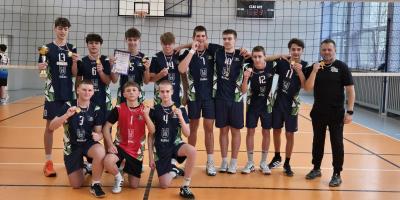 Mistrzowie Kalisza w piłce siatkowej chłopców w ramach Igrzysk Młodziezy Szkolnej.