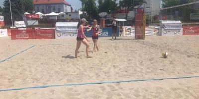 FINAŁ WOJEWÓDZKI W PLAŻOWEJ PIŁCE SIATKOWEJ DZIEWCZĄT