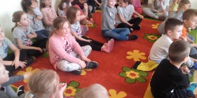 Przedszkolaki odwiedziły bibliotekę