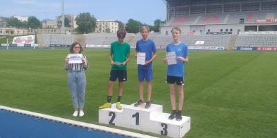 SZKOLNE ZAWODY LEKKOATLETYCZNE