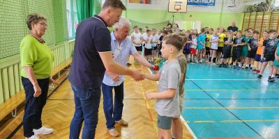 VII MEMORIAŁ IM. STANISŁAWA SIKORSKIEGO W MINISIATKÓWCE DZIEWCZĄT I CHŁOPCÓW